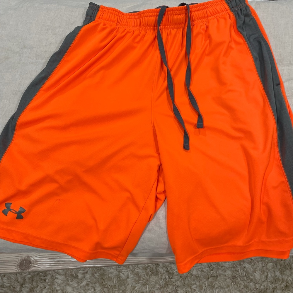 Under armour orange men’s medium athletic shorts